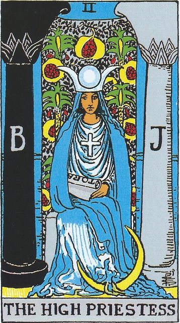 high priestess tarot card